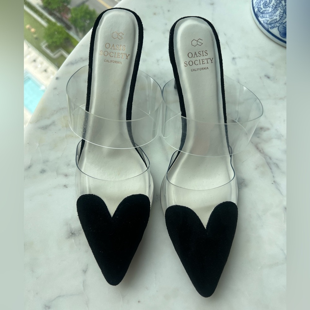 Society Black Heeled Shoes with Sleek Design